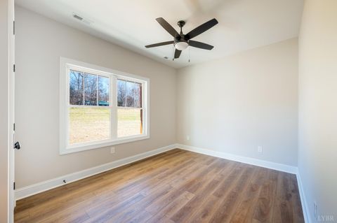Tiny photo for 10556 Leesville Road, Lynch Station, VA 24571 (MLS # 363174)