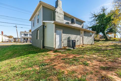 Tiny photo for 204 Rogers Drive, Madison Heights, VA 24572 (MLS # 362993)