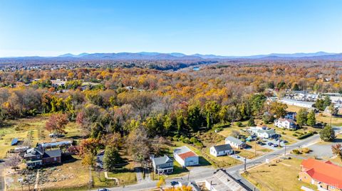 Tiny photo for 204 Rogers Drive, Madison Heights, VA 24572 (MLS # 362993)