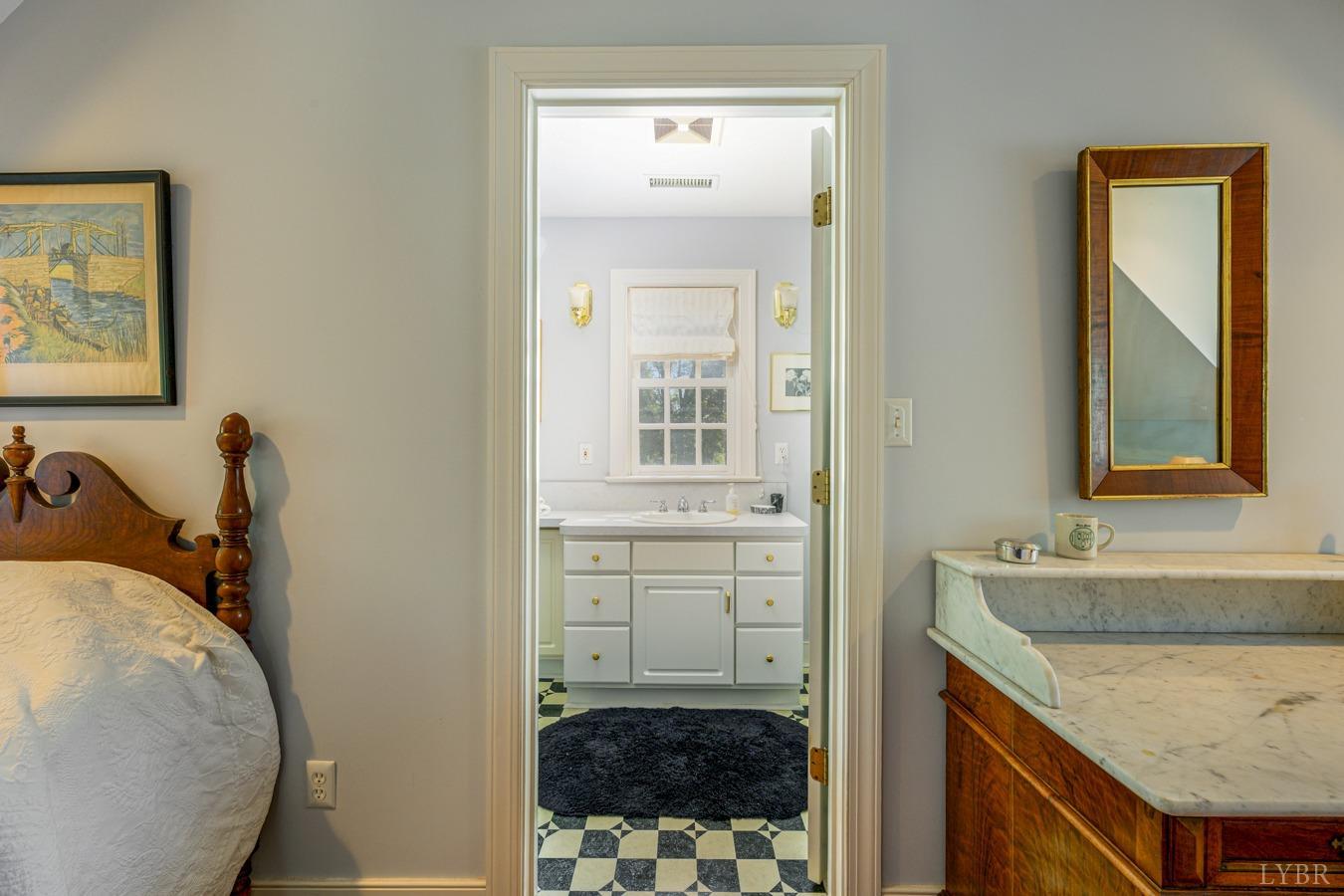 1409 Wiggington Road, Lynchburg, Virginia image 40
