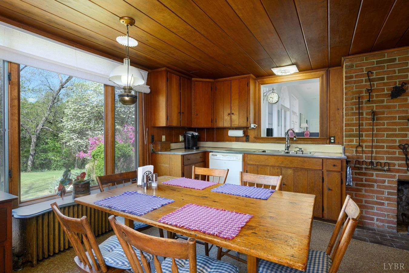 1409 Wiggington Road, Lynchburg, Virginia image 24