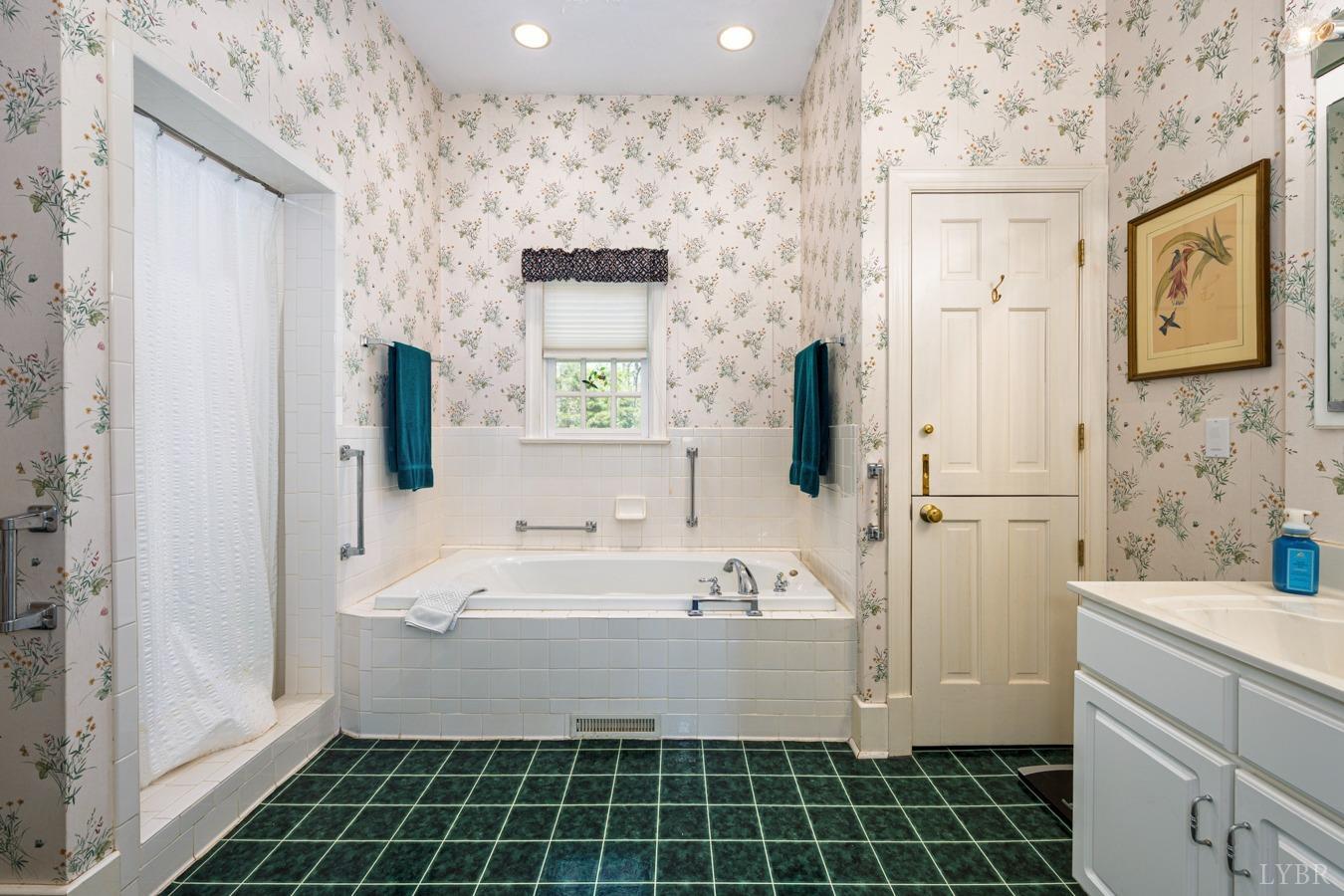 1409 Wiggington Road, Lynchburg, Virginia image 22