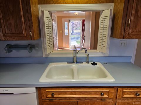 Tiny photo for 6400 Everett Road, Forest, VA 24551 (MLS # 363194)