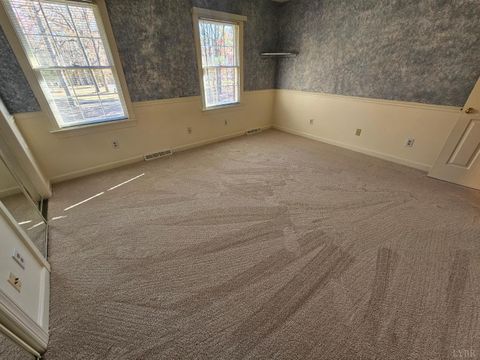 Tiny photo for 6400 Everett Road, Forest, VA 24551 (MLS # 363194)