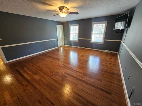 Tiny photo for 6400 Everett Road, Forest, VA 24551 (MLS # 363194)