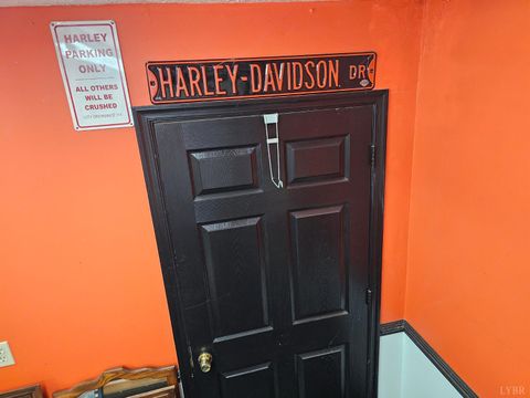 Tiny photo for 6400 Everett Road, Forest, VA 24551 (MLS # 363194)