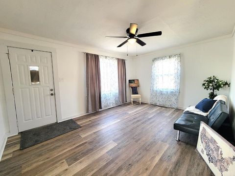 Tiny photo for 707 12th Street, Altavista, VA 24517 (MLS # 364886)