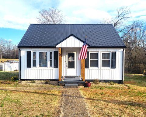 Photo of 707 12th Street, Altavista, VA 24517 (MLS # 364886)