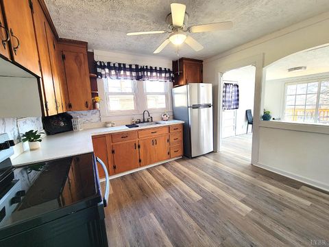 Tiny photo for 707 12th Street, Altavista, VA 24517 (MLS # 364886)