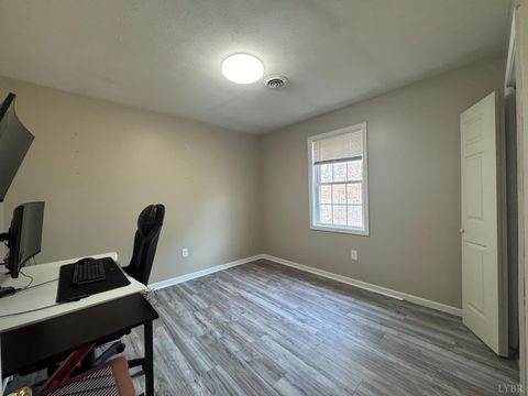 Tiny photo for 3363 Horseshoe Road, Appomattox, VA 24522 (MLS # 364672)