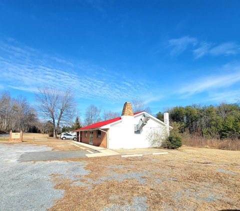 Tiny photo for 3070 Long Island Road, Gladys, VA 24554 (MLS # 366390)