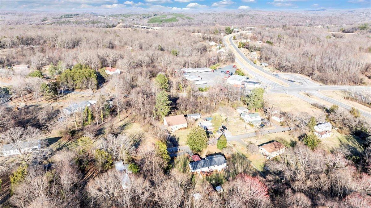 Lynchburg, Virginia 24504, United States, 3 Bedrooms Bedrooms, ,3 BathroomsBathrooms,Residential,Active,86978