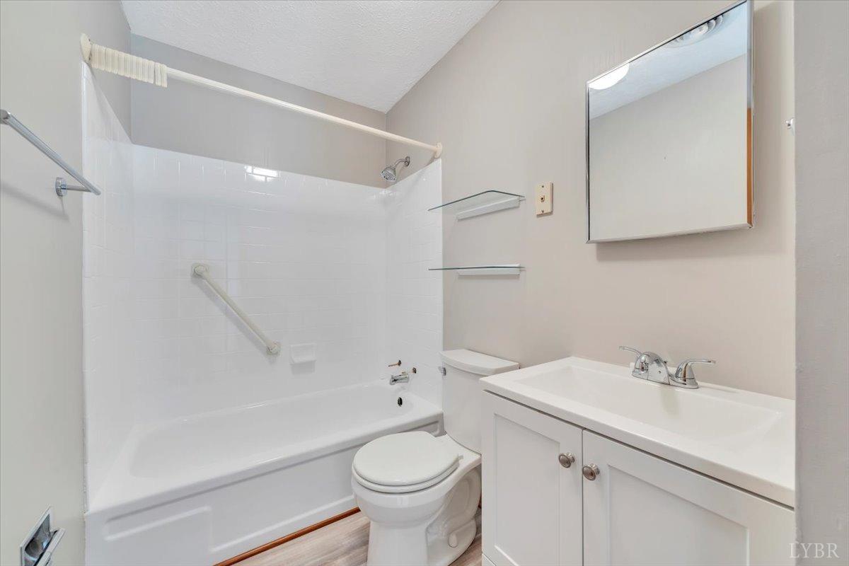 Lynchburg, Virginia 24504, United States, 3 Bedrooms Bedrooms, ,3 BathroomsBathrooms,Residential,Active,86978