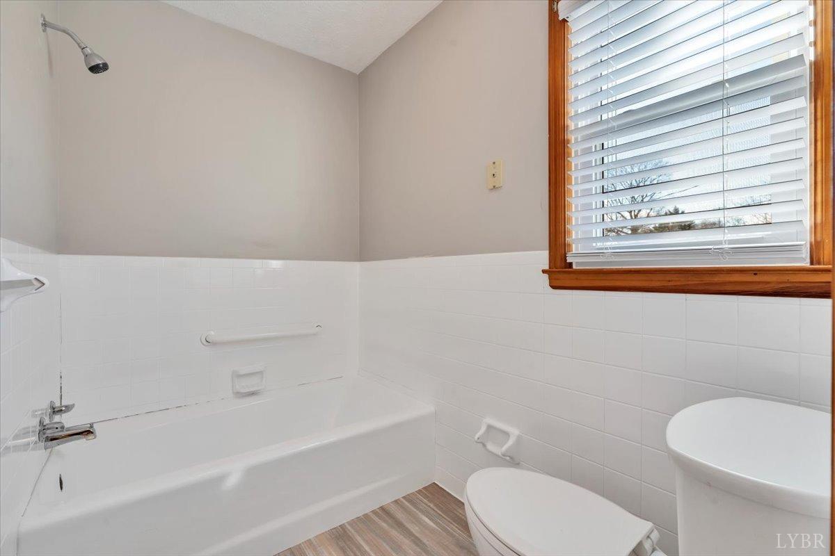 Lynchburg, Virginia 24504, United States, 3 Bedrooms Bedrooms, ,3 BathroomsBathrooms,Residential,Active,86978