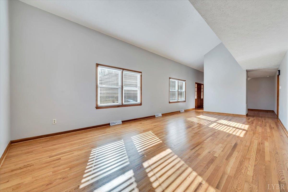 Lynchburg, Virginia 24504, United States, 3 Bedrooms Bedrooms, ,3 BathroomsBathrooms,Residential,Active,86978