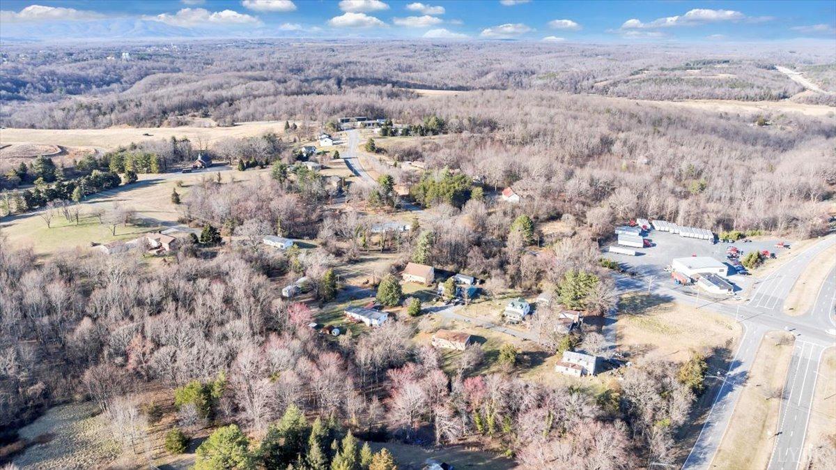 Lynchburg, Virginia 24504, United States, 3 Bedrooms Bedrooms, ,3 BathroomsBathrooms,Residential,Active,86978