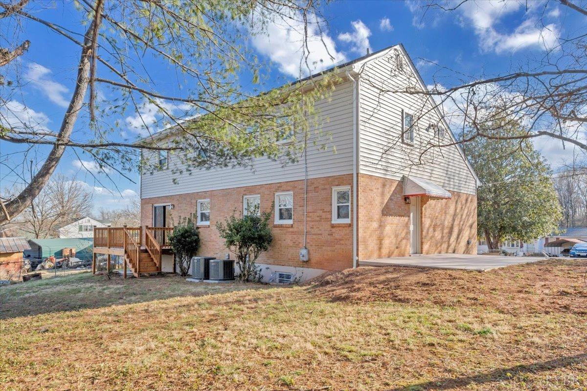 Lynchburg, Virginia 24504, United States, 3 Bedrooms Bedrooms, ,3 BathroomsBathrooms,Residential,Active,86978