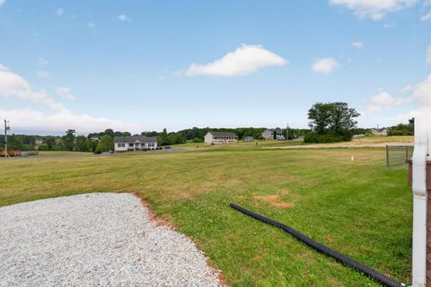 Tiny photo for 109 View Ln. LN, Concord, VA 24538 (MLS # 366753)