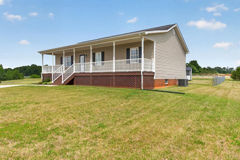 Tiny photo for 109 View Ln. LN, Concord, VA 24538 (MLS # 366753)