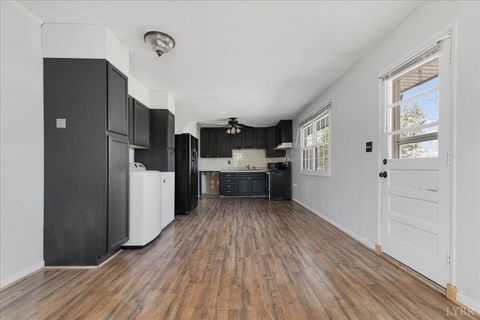 Tiny photo for 813 Doss Road, Concord, VA 24538 (MLS # 364194)