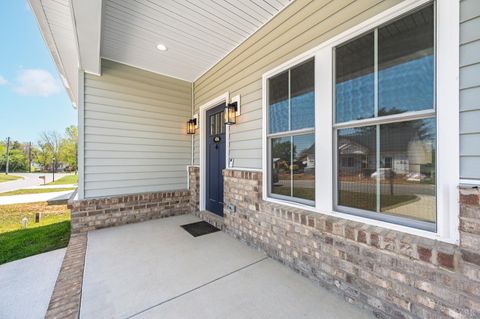 Tiny photo for 456 North Avenue, Appomattox, VA 24522 (MLS # 362710)