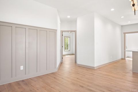 Tiny photo for 456 North Avenue, Appomattox, VA 24522 (MLS # 362710)