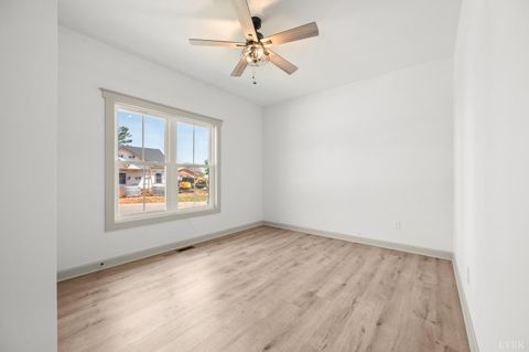 Tiny photo for 456 North Avenue, Appomattox, VA 24522 (MLS # 362710)