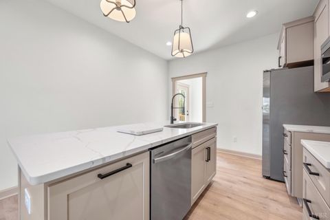 Tiny photo for 456 North Avenue, Appomattox, VA 24522 (MLS # 362710)