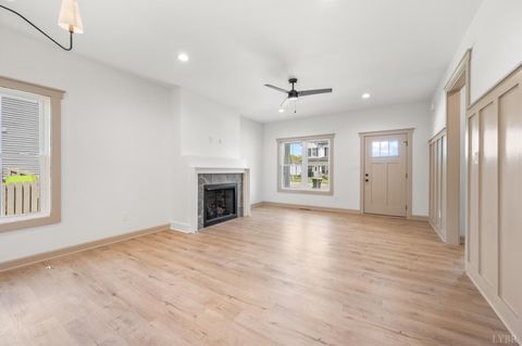 Tiny photo for 456 North Avenue, Appomattox, VA 24522 (MLS # 362710)