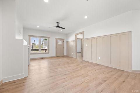 Tiny photo for 456 North Avenue, Appomattox, VA 24522 (MLS # 362710)