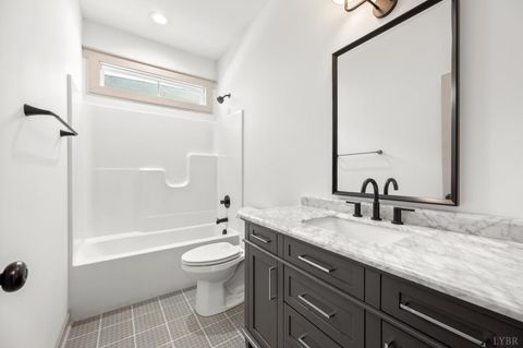 Tiny photo for 456 North Avenue, Appomattox, VA 24522 (MLS # 362710)