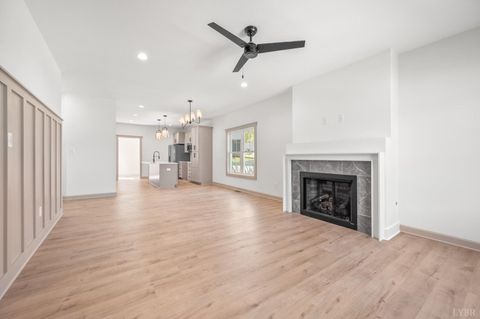 Tiny photo for 456 North Avenue, Appomattox, VA 24522 (MLS # 362710)