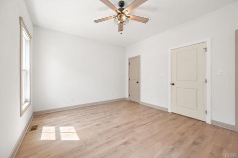 Tiny photo for 456 North Avenue, Appomattox, VA 24522 (MLS # 362710)