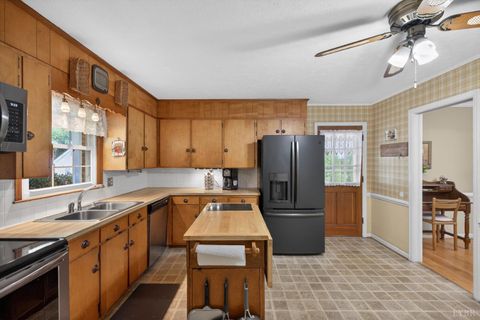 Tiny photo for 113 Kenbridge Place, Lynchburg, VA 24502 (MLS # 366474)