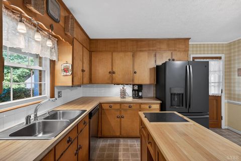 Tiny photo for 113 Kenbridge Place, Lynchburg, VA 24502 (MLS # 366474)
