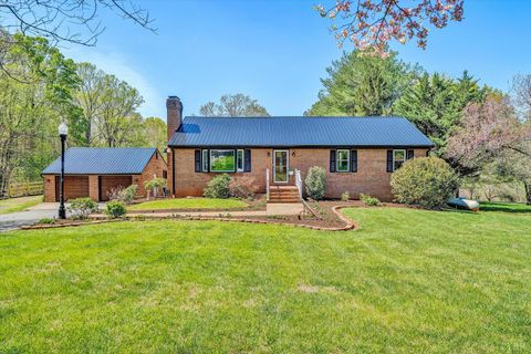 Homes For Sale - 107 Casaloma Drive<br/> Bedford County, Forest, VA 24551