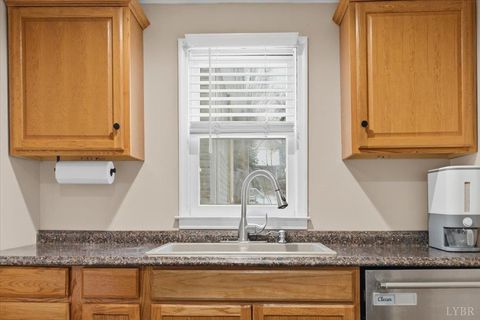 Tiny photo for 509 Franklin St St, Lynchburg, VA 24504 (MLS # 363505)