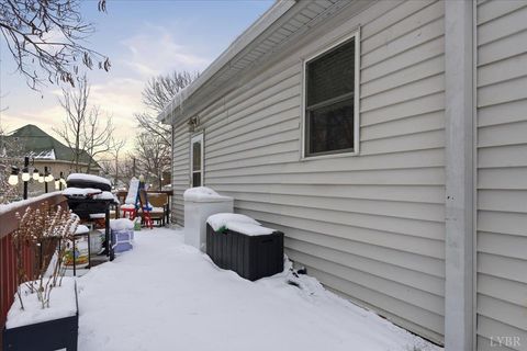 Tiny photo for 509 Franklin St St, Lynchburg, VA 24504 (MLS # 363505)