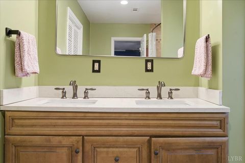 Tiny photo for 509 Franklin St St, Lynchburg, VA 24504 (MLS # 363505)