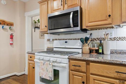 Tiny photo for 509 Franklin St St, Lynchburg, VA 24504 (MLS # 363505)