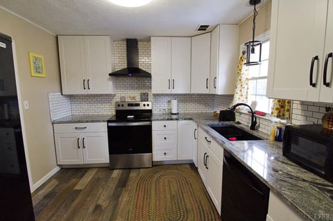 Tiny photo for 400 Woodway Drive, Lynchburg, VA 24501 (MLS # 364748)