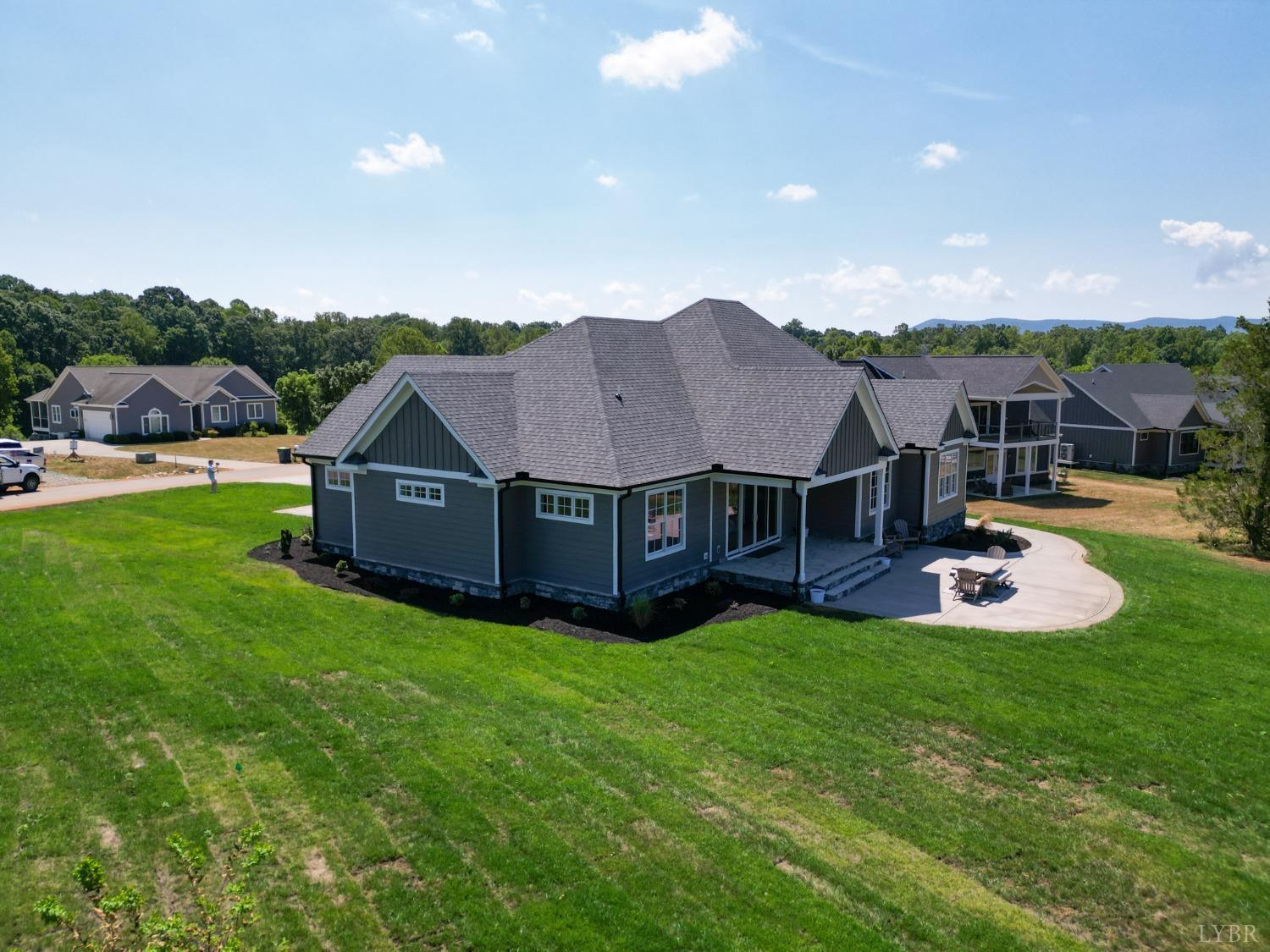 1051 Golf View Court, Huddleston, Virginia image 14