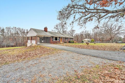 Tiny photo for 3952 New London Road, Forest, VA 24551 (MLS # 363302)