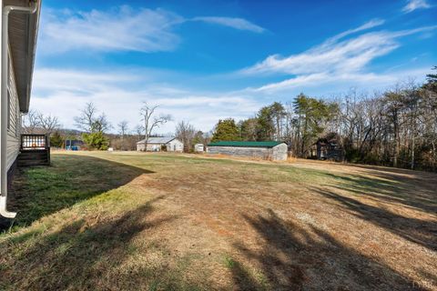 Tiny photo for 309 Marion Road, Chatham, VA 24531 (MLS # 363956)
