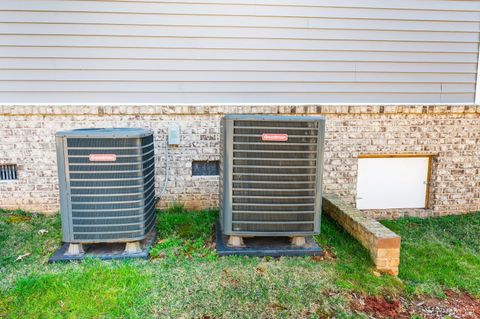 Tiny photo for 6559 Cottontown Road, Forest, VA 24551 (MLS # 365168)