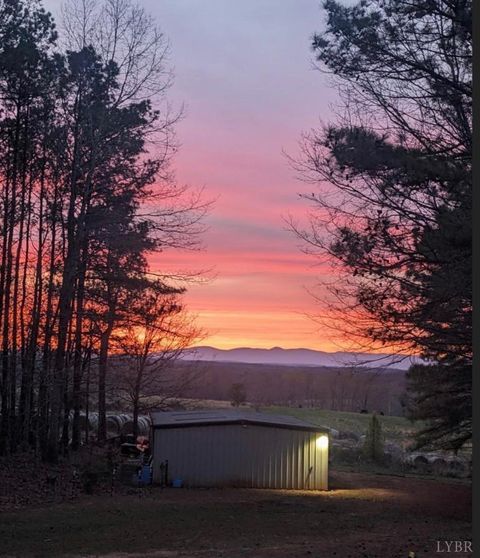 Tiny photo for 3105 Horseshoe Road, Appomattox, VA 24522 (MLS # 364671)