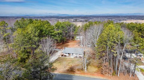 Tiny photo for 3105 Horseshoe Road, Appomattox, VA 24522 (MLS # 364671)