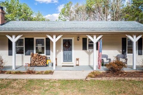Tiny photo for 3105 Horseshoe Road, Appomattox, VA 24522 (MLS # 364671)