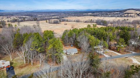 Tiny photo for 3105 Horseshoe Road, Appomattox, VA 24522 (MLS # 364671)