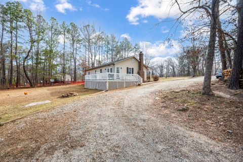 Tiny photo for 3105 Horseshoe Road, Appomattox, VA 24522 (MLS # 364671)